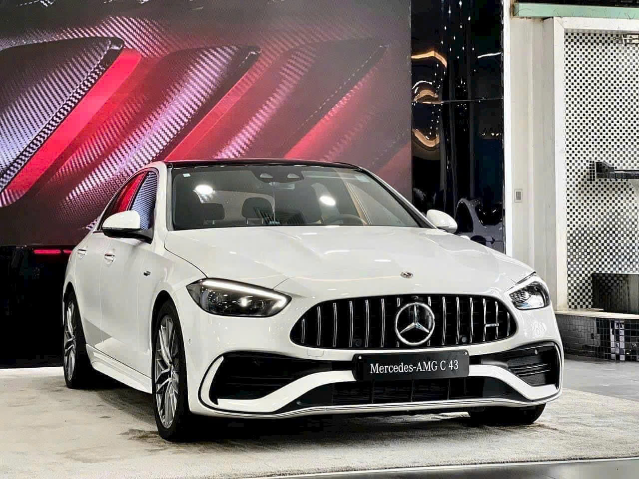 z6310463805212 623340d321b8d492e0aaff7cbda003c9 C 43 AMG